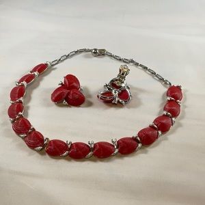 Vintage 1950 - 1960s necklace and clip earring set